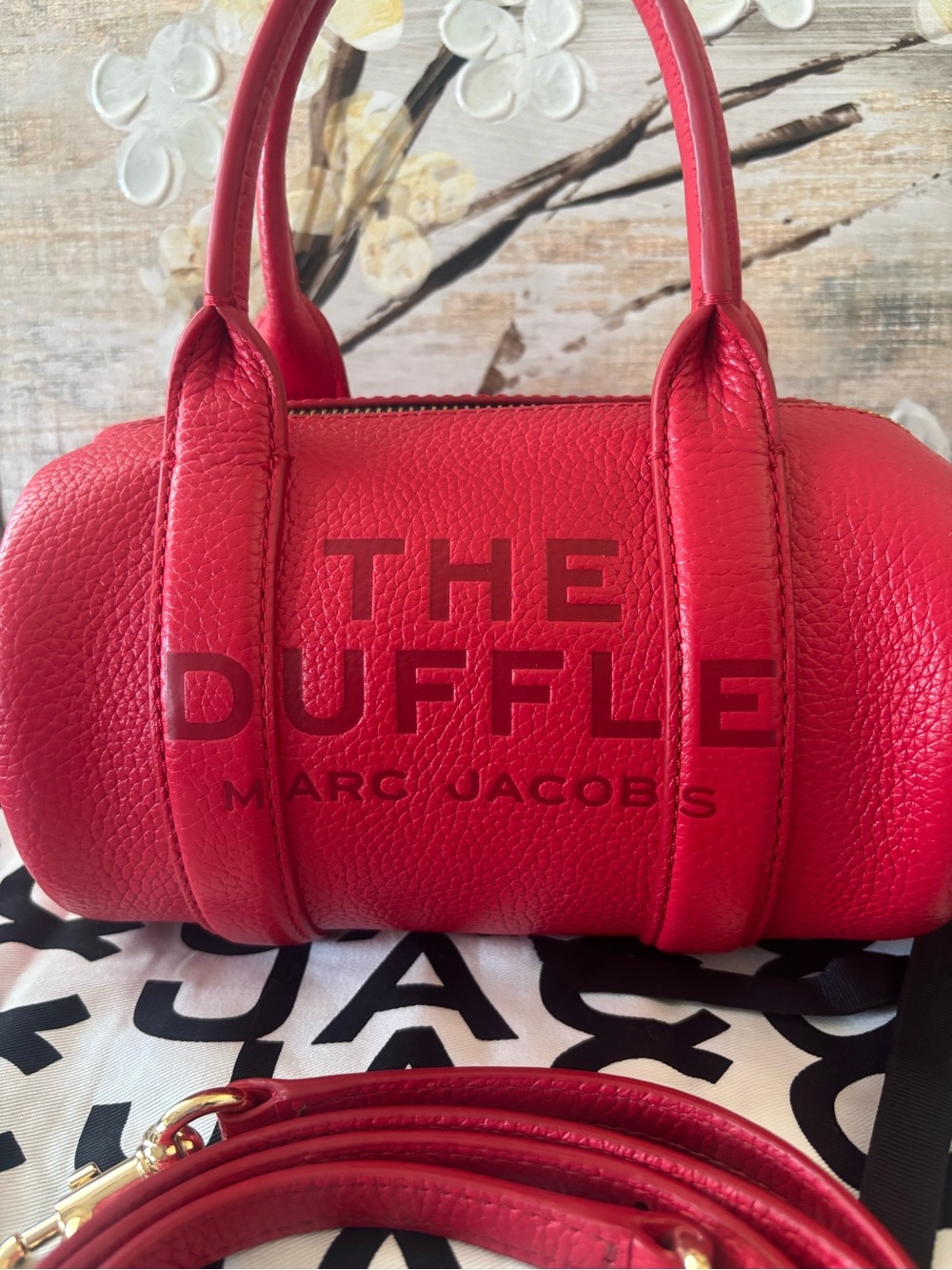 Marc Jacobs Red The Duffle Small Leather Mini Bag - Picture 4 of 12